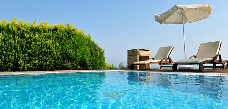 Piscines kit bois et produits entretien